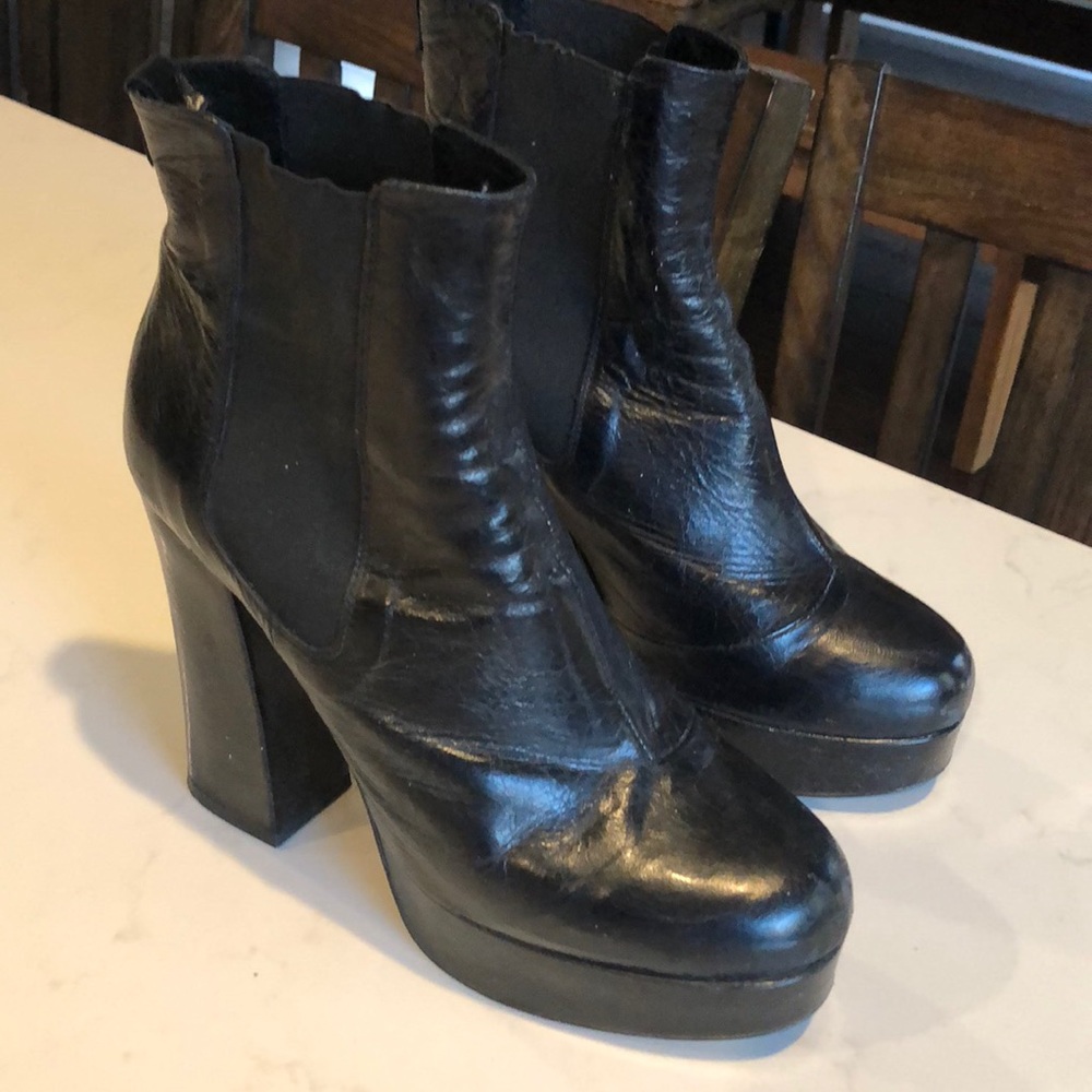 Shelly’s London  size 40 uk size 9 , 81/2 us.